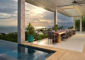 Luxury Villa Hot Tub Ocean Views Fully Staffed