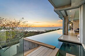 Luxury Villa Hot Tub Ocean Views Fully Staffed