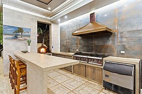 Luxury Villa Hot Tub Ocean Views Fully Staffed