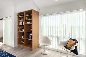 Urban Art Loft - Historic DT Phoenix-chefs Kitchen