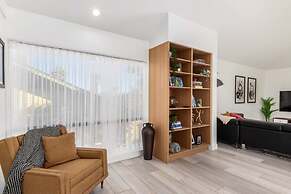 Urban Art Loft - Historic DT Phoenix-chefs Kitchen