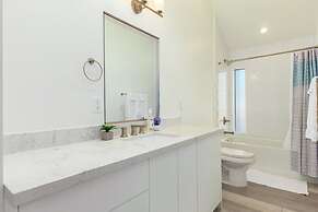 Urban Art Loft - Historic DT Phoenix-chefs Kitchen