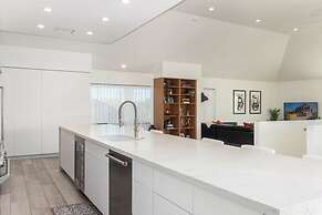 Urban Art Loft - Historic DT Phoenix-chefs Kitchen