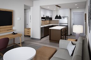 Staybridge Suites Montréal Airport - St-Laurent By IHG