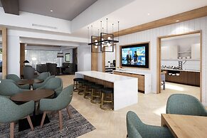 Staybridge Suites Montréal Airport - St-Laurent By IHG