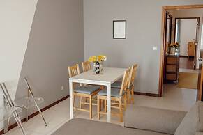 Espinho Modern 3 Bedroom Apartment by Vacationy