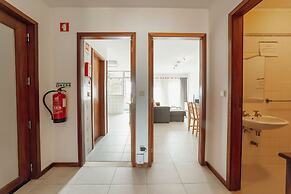 Espinho Modern 3 Bedroom Apartment by Vacationy
