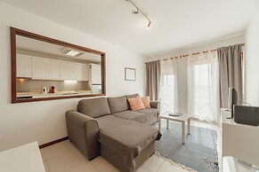 Espinho Modern 3 Bedroom Apartment by Vacationy