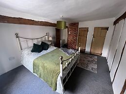 Harleston Cottage Norfolk / Suffolk Border