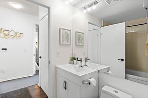 Toronto Waterfront Stay