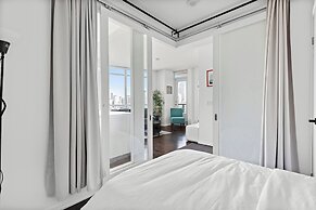 Toronto Waterfront Stay