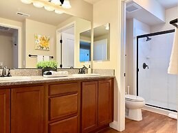 New Upscale 1BR Stay With Mini Golf Sauna Heated Pool