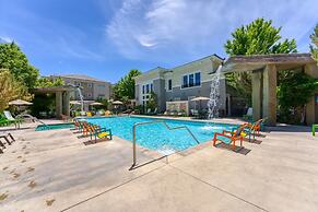 New Upscale 1BR Stay With Mini Golf Sauna Heated Pool