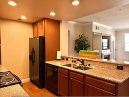 New Stylish 1BR Apt With Heated Pool Gym Yoga Studio