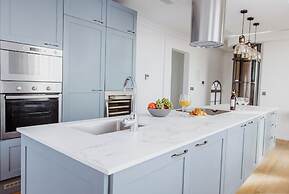 Sea View Penthouse - Spacious Terraces