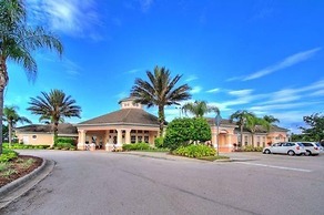 Caribbean Breeze Pool Home 3 Miles to Disney