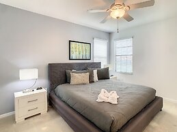 Family Oasis Near Disney - Pool Resort Access