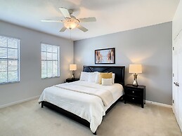 Family Oasis Near Disney - Pool Resort Access