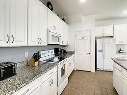 Family Oasis Near Disney - Pool Resort Access