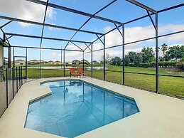 Family Oasis Near Disney - Pool Resort Access