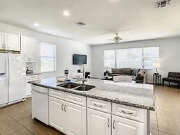 Family Oasis Near Disney - Pool Resort Access