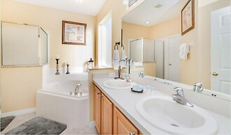 Emerald Island Getaway Sleeps 13