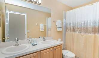 Emerald Island Getaway Sleeps 13