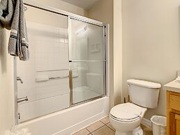 Spacious Emerald Escape - 12 Mins to Disney