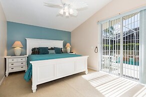 Relaxing Oak Island Pool Villa Close to Disney