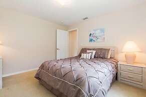 Relaxing Oak Island Pool Villa Close to Disney