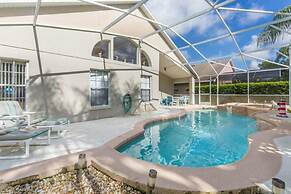 Relaxing Oak Island Pool Villa Close to Disney