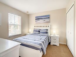 Spacious Regal Oaks Townhome by Disney