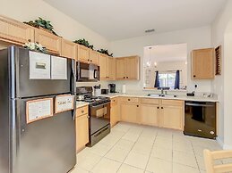 Spacious Regal Oaks Townhome by Disney