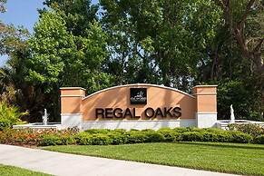 Spacious Regal Oaks Townhome by Disney
