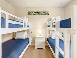 Spacious Regal Oaks Townhome by Disney