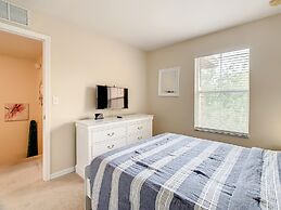 Spacious Regal Oaks Townhome by Disney