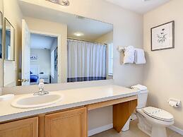 Spacious Regal Oaks Townhome by Disney