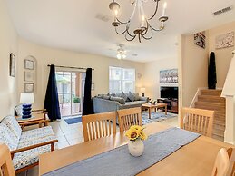 Spacious Regal Oaks Townhome by Disney