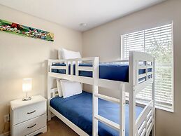 Spacious Regal Oaks Townhome by Disney