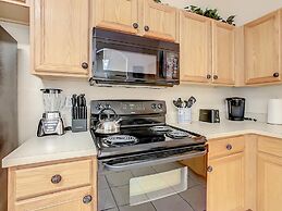 Spacious Regal Oaks Townhome by Disney