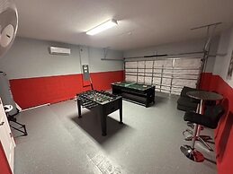 Spacious Family Villa w Pool Themed Bedrooms