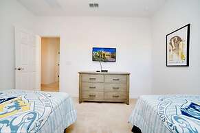 Spacious Family Villa w Pool Themed Bedrooms