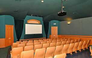 Spacious Windsor Palms Retreat - 11 Min to Disney