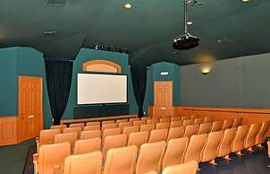 Adventureland Oasis - Resort Near Disney