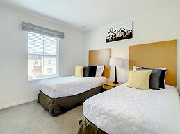 Luxury Townhome Near Disney w Resort Amenities