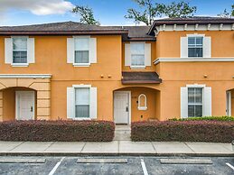 Luxury Townhome Near Disney w Resort Amenities