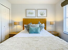 Luxury Townhome Near Disney w Resort Amenities