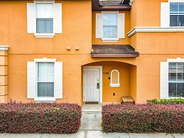 Luxury Townhome Near Disney w Resort Amenities