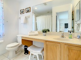 Luxury Townhome Near Disney w Resort Amenities