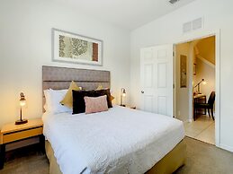 Luxury Townhome Near Disney w Resort Amenities